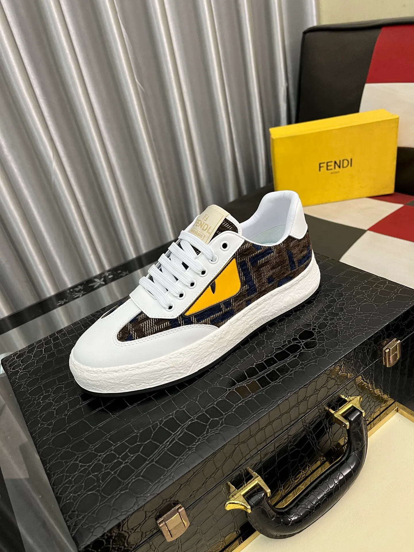 Men's shoes 💰420⌚️⌚️FENDI "Fendi" P480 Regular size: 38-44 (casual shoes) Product materials: Selected cowhide upper, soft sheepskin lining; original outsole. 4️⃣colors available